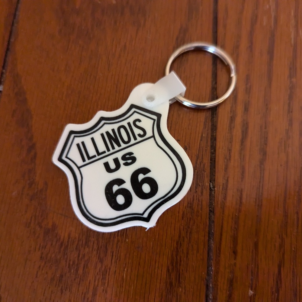 Illinois Route 66 White Vinyl Road Shield 2-inch Key Chain Great Rivers & Routes
